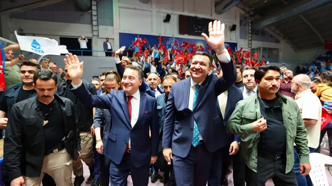 Babacan ve Arıkan Kocaeli'de Buluştu: Siyasette Yeni Yol Başlıyor
