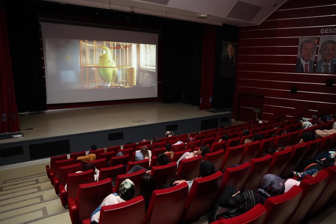 Gebze Kültür Sanat Etkinliklerinde Sıtkı Aslanhan ve Çocuk Sineması İlgisi