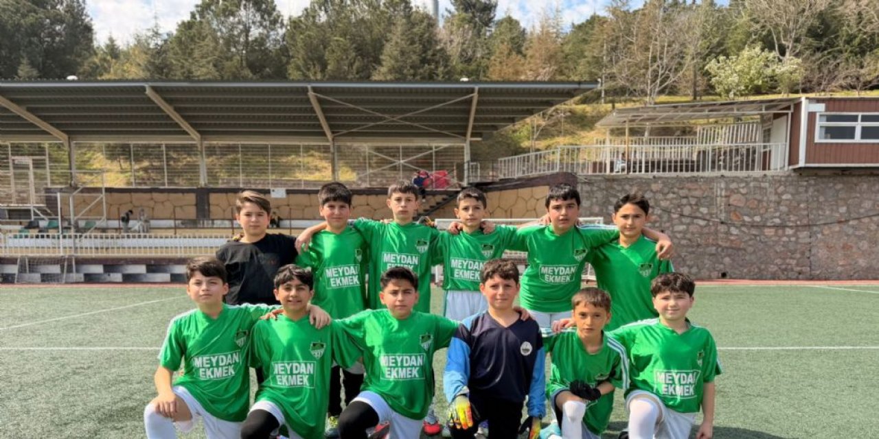 Derince'de 23 Nisan Futbol Turnuvası Büyük Heyecanla Başladı