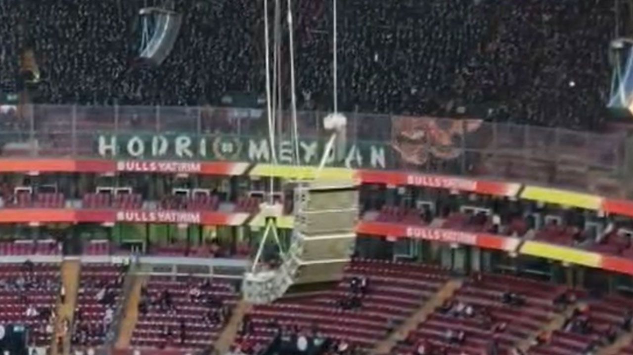 Rams Park'ta İlginç Anlar: Galatasaray Tribünlerinde Hoparlörle Yapay Ses